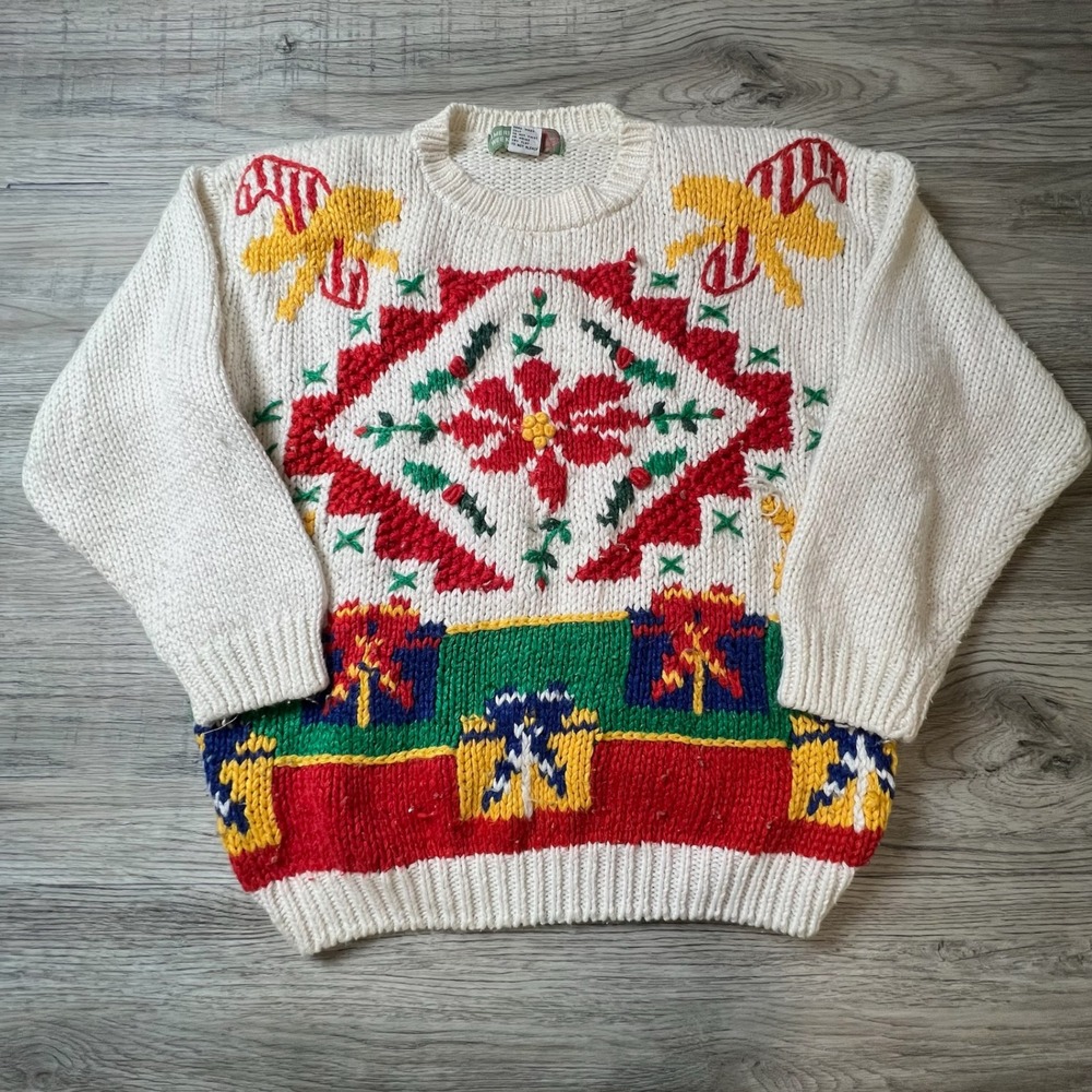 American Weekend Sweater Women M White Christmas Poinsettia Vintage Ugly Holiday